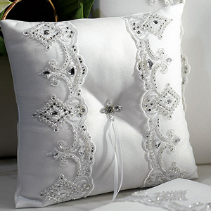 :  Beverly-Clark-Royal-Lace-Collection-Ring-Pillow.jpg
: 3357
:  67.2 
