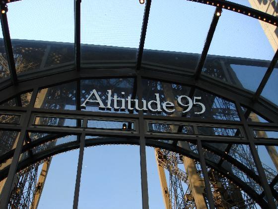 :  Altitude-95-Turnul-Eiffel.jpg
: 12519
:  47.1 