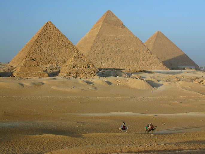 :  GizaPyramids1.jpg
: 9078
:  51.1 